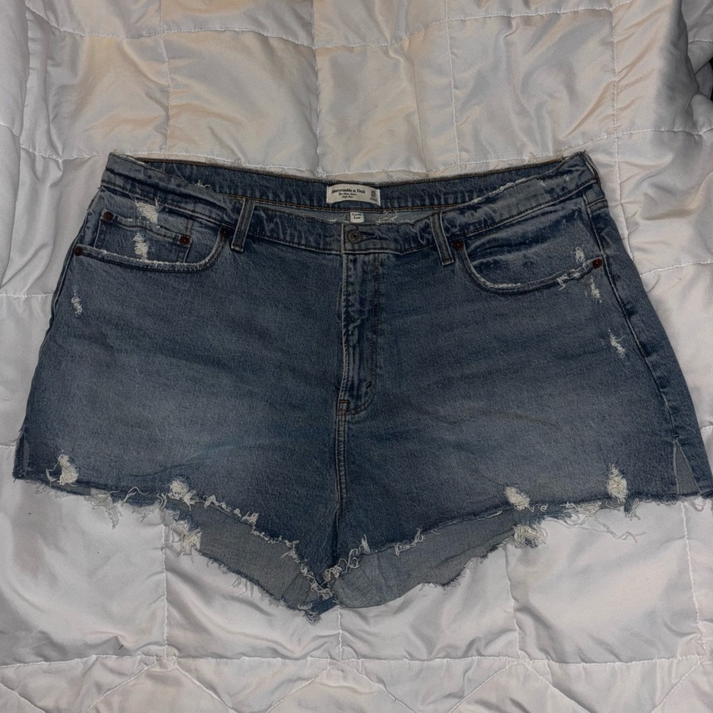 Abercrombie High Rise Mom Short, Curve Love 20/35